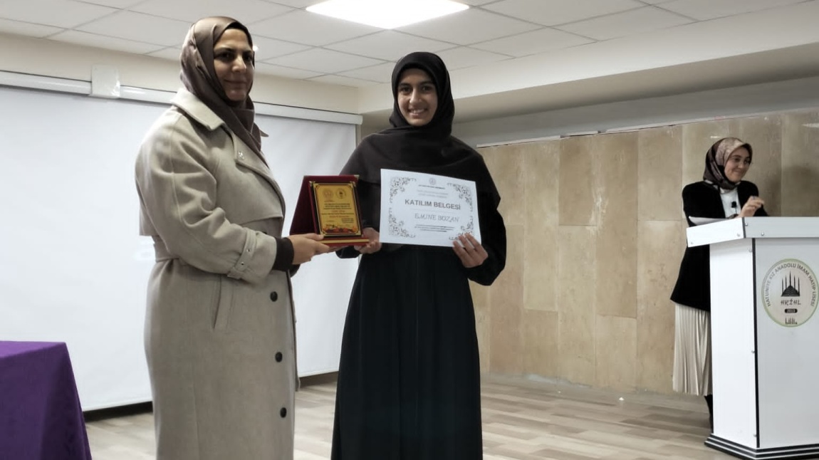 Genç Nida Kız Öğrenciler Arası Kur'an-ı Kerim'i Güzel Okuma Yarışması
