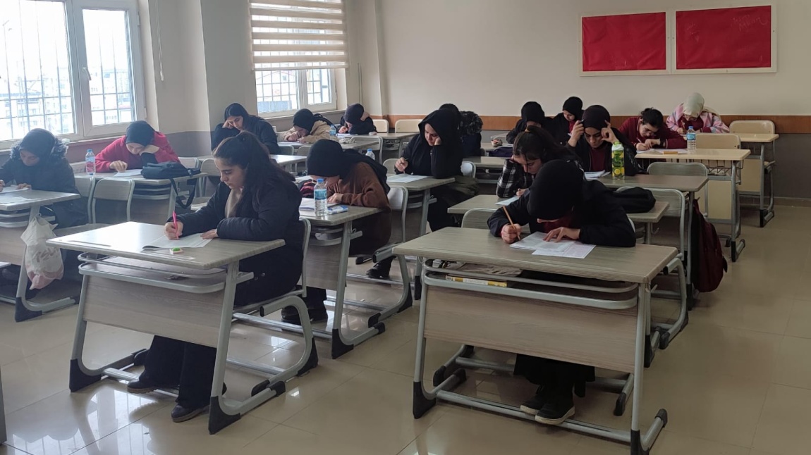 İlçe Milli Eğitim Müdürlüğü İlçe Genelinde YKS Öğrencilerine Yönelik Deneme Sınavı Gerçekeleştirdi